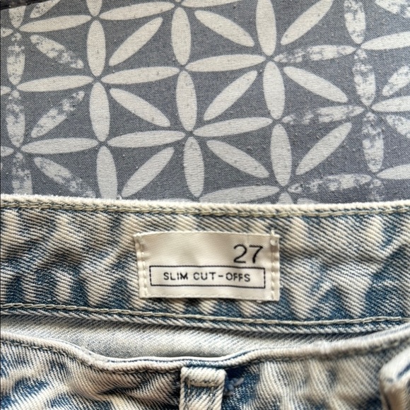 Bundle of 2 GAP Denim Shorts Size 27! - Picture 12 of 15